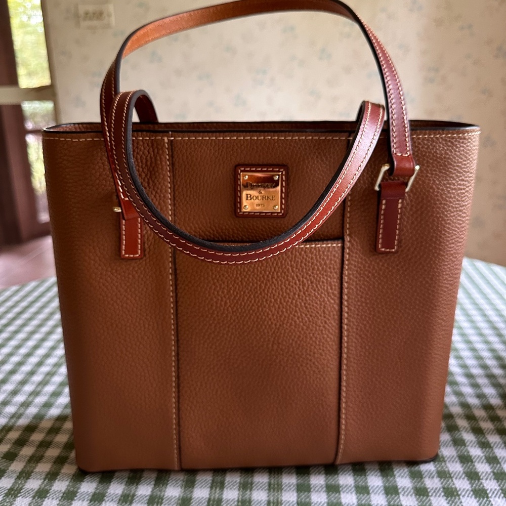 Dooney & Bourke Lexington small Caramel